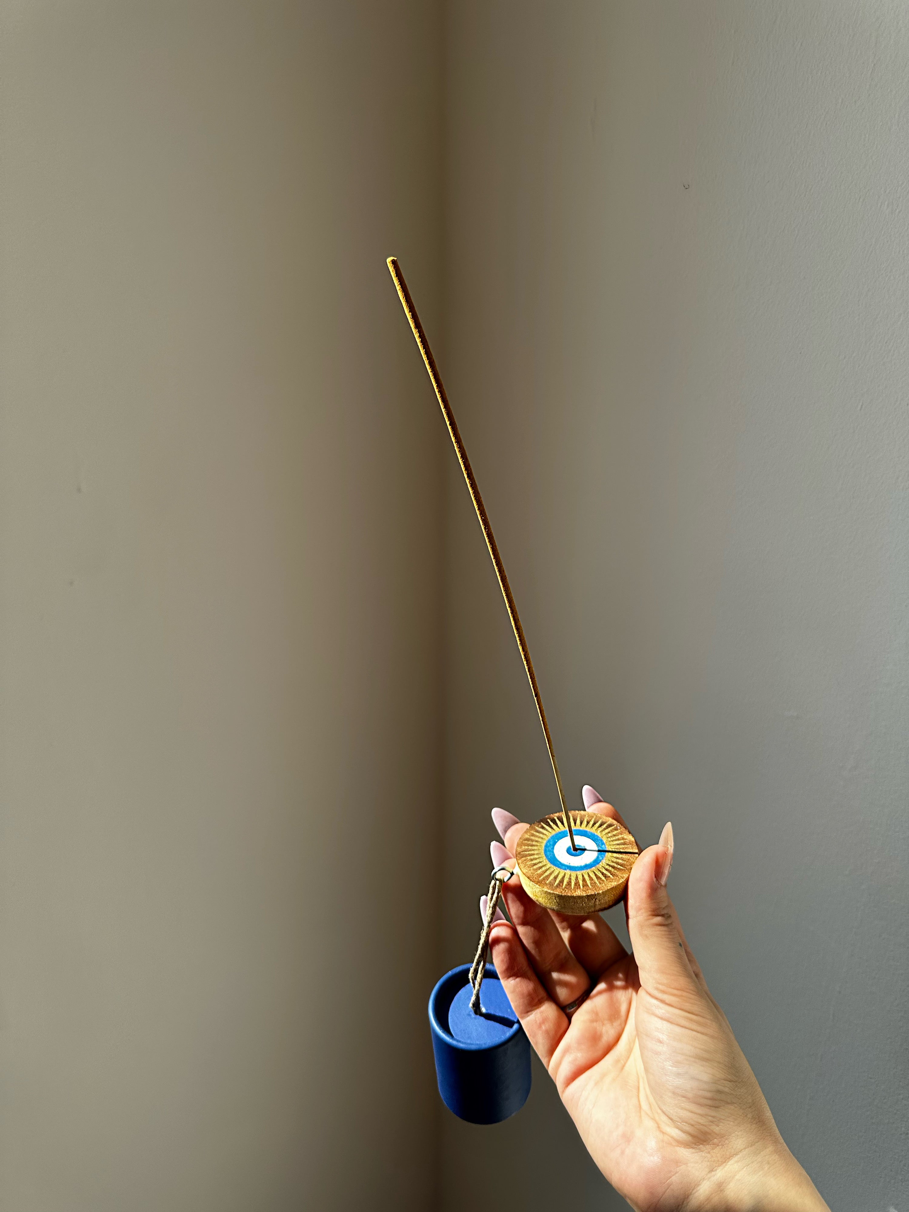 Incenso Eyes Protezione con Tappo Porta Incenso